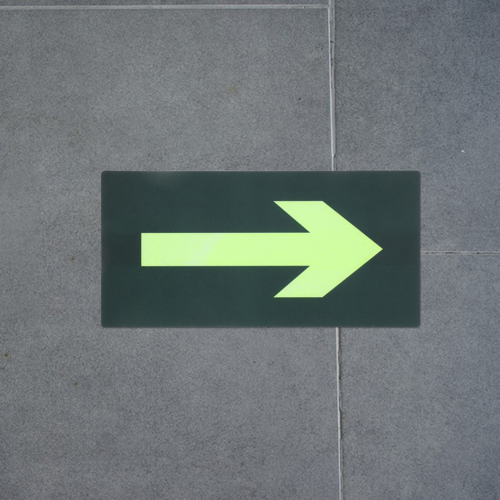 สติกเกอร์ลูกศรเรืองแสงกลางคืน  - Emergency Exit Sign บทวิจารณ์และราคา